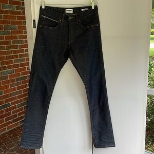 Men’s Wrangler Slim Tapered dark denim jeans 30” x 32”